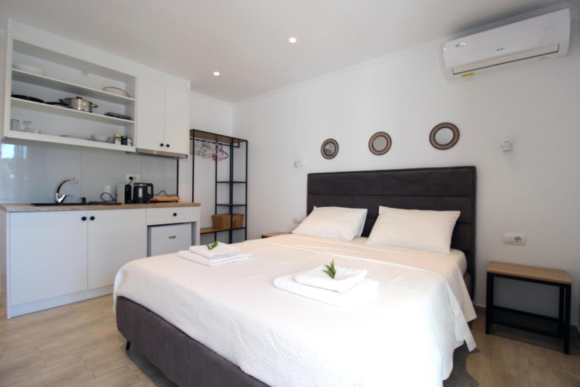 Melina'S Seaside Retreat Lejlighedshotel Ksamil Eksteriør billede